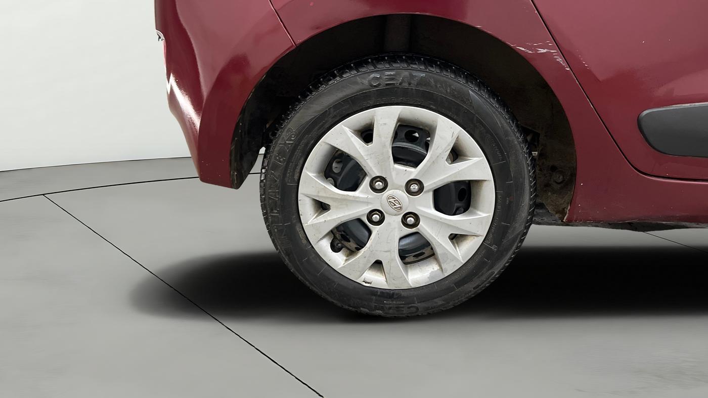 2014 Hyundai Grand i10 SPORTZ 1.2 KAPPA VTVT, Petrol, Manual, 93,042 km, Right Rear Wheel