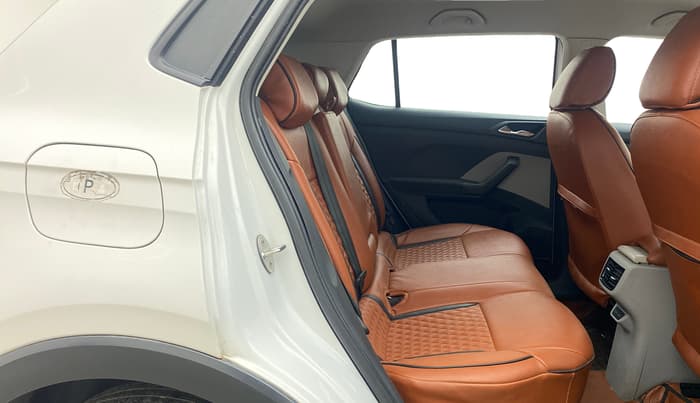2022 Skoda KUSHAQ AMBITION 1.0L TSI MT, Petrol, Manual, 40,182 km, Right Side Rear Door Cabin