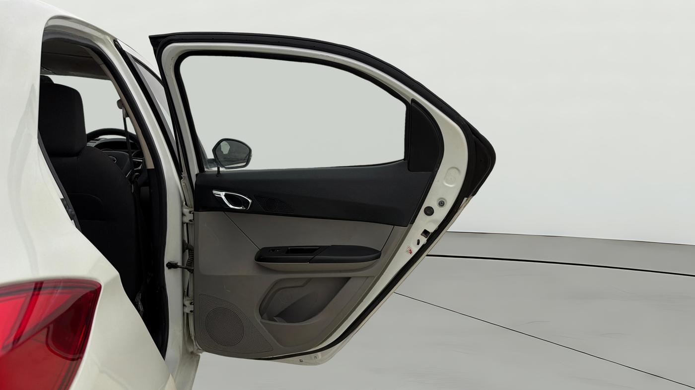 2017 Tata Tiago XZ PETROL, Petrol, Manual, 50,875 km, RHS Rear Door