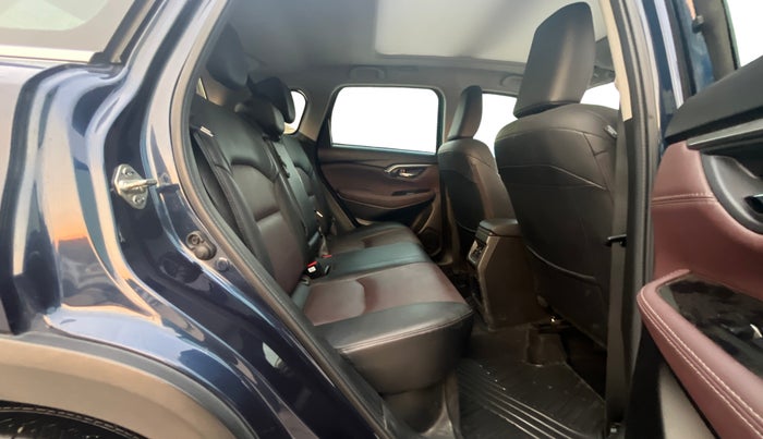 2022 Maruti Grand Vitara ALPHA SMART HYBRID AT, Petrol, Automatic, 34,745 km, Right Side Rear Door Cabin