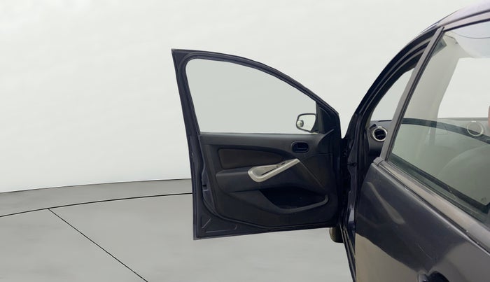 2012 Ford Figo TITANIUM 1.4 DIESEL, Diesel, Manual, 76,063 km, LHS Front Door