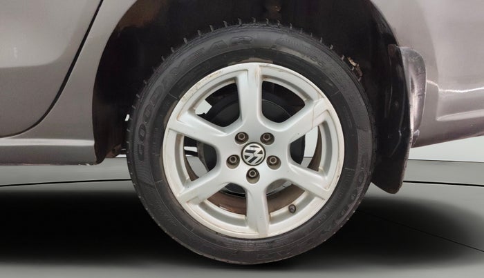 2014 Volkswagen Vento HIGHLINE PETROL AT, Petrol, Automatic, 98,542 km, Left Rear Wheel