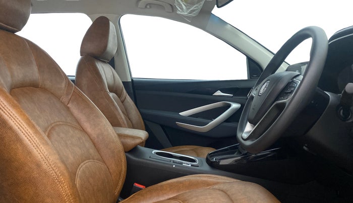 2022 MG HECTOR SHINE 1.5 PETROL TURBO CVT, Petrol, Automatic, 18,129 km, Right Side Front Door Cabin