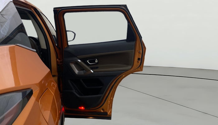 2019 Tata Harrier XZ 2.0L, Diesel, Manual, 61,983 km, RHS Rear Door