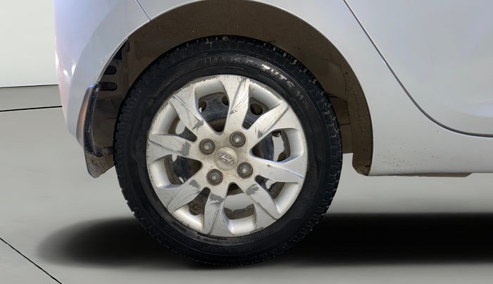 2017 Hyundai Eon SPORTZ, Petrol, Manual, 24,066 km, Right Rear Wheel