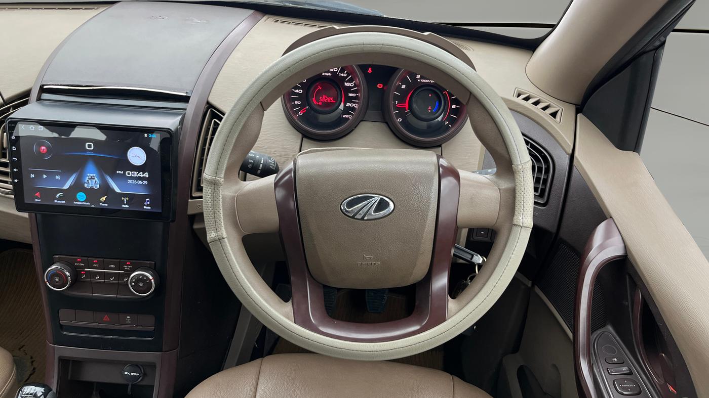 2014 Mahindra XUV500 W4, Diesel, Manual, 58,285 km, Steering Wheel Close Up