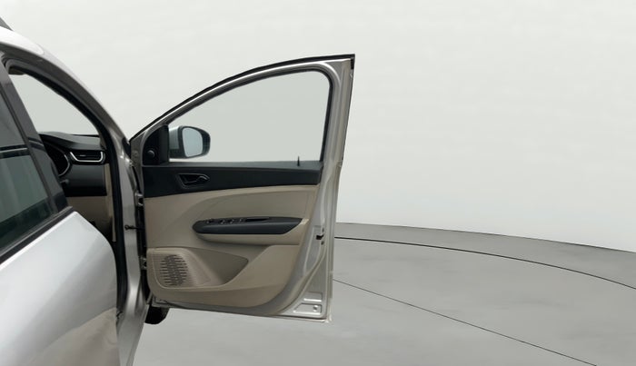 2019 Renault TRIBER RXT, Petrol, Manual, 71,284 km, RHS Front Door