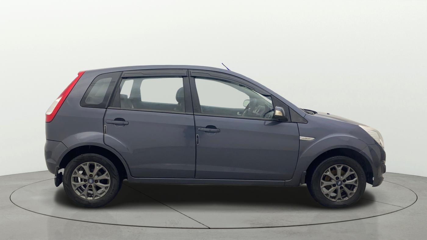 2015 Ford Figo TITANIUM 1.2 PETROL, Petrol, Manual, 80,119 km, Right Side View