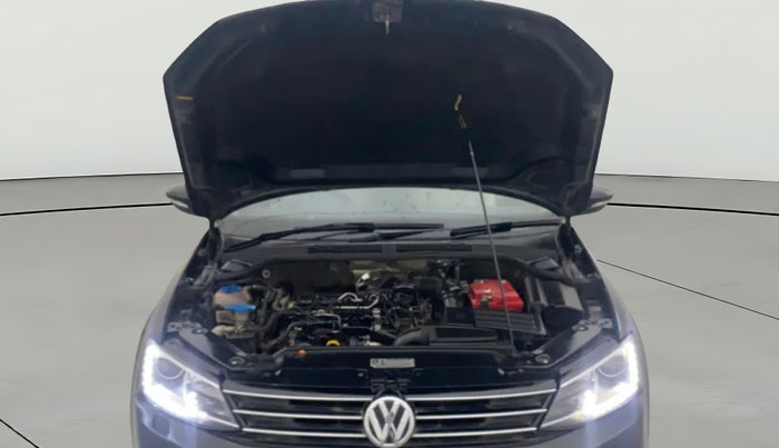 2015 Volkswagen Jetta HIGHLINE TDI AT, Diesel, Automatic, 1,35,517 km, Open Bonet