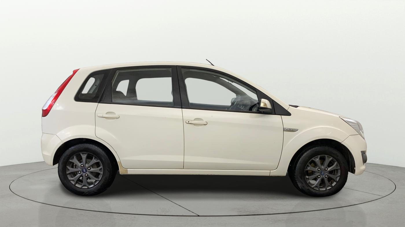 2015 Ford Figo TITANIUM 1.2 PETROL, CNG, Manual, 52,934 km, Right Side View
