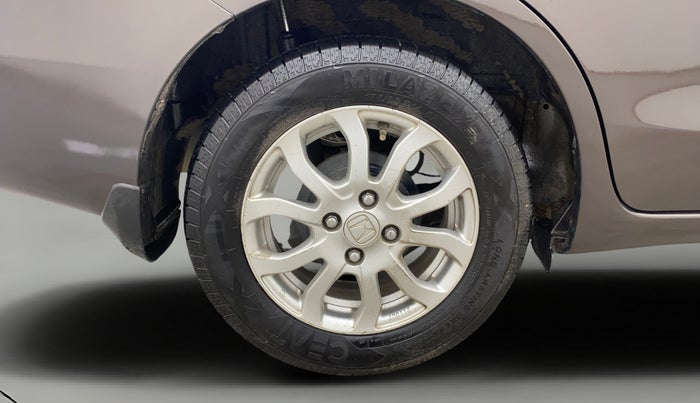 2016 Honda Amaze 1.2L I-VTEC VX, Petrol, Manual, 1,00,067 km, Right Rear Wheel
