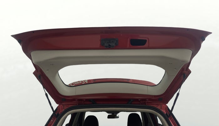 2021 Mahindra XUV300 W8 1.2 PETROL, Petrol, Manual, 55,848 km, Boot Door Open