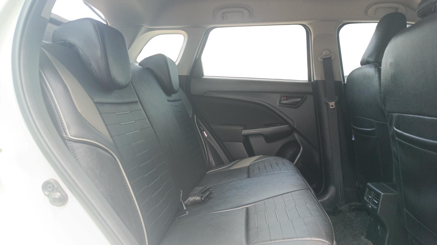 2024 Maruti BREZZA VXI AT SMART HYBRID, Petrol, Automatic, 19,851 km, Right Side Rear Door Cabin