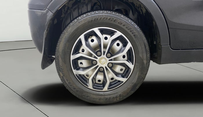 2022 Mahindra XUV300 W4 1.2 PETROL, Petrol, Manual, 38,721 km, Right Rear Wheel