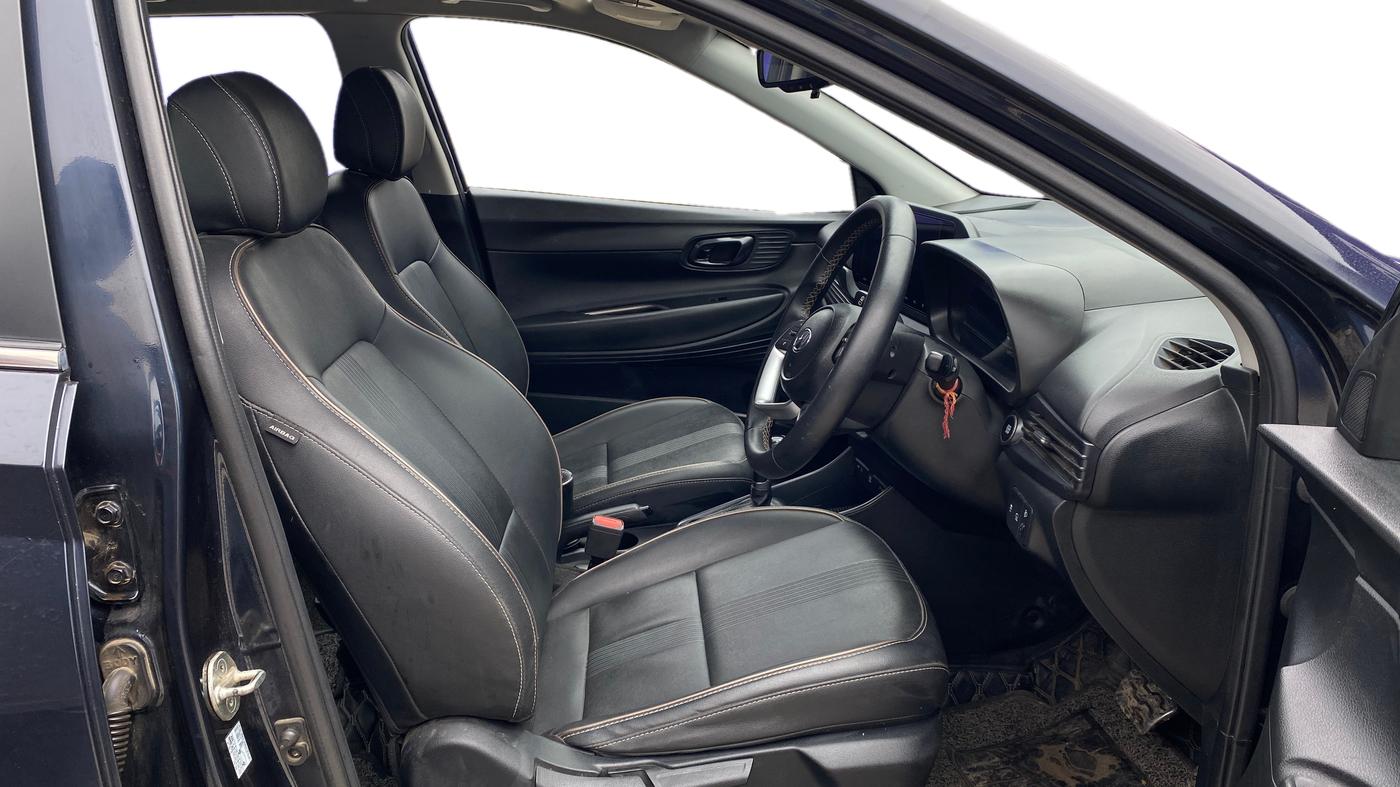 2021 Hyundai NEW I20 Asta (O) 1.0 Turbo DCT Dual Tone, Petrol, Automatic, 66,569 km, Right Side Front Door Cabin