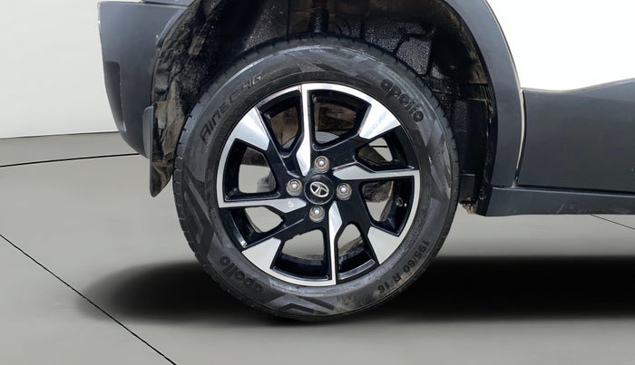2022 Tata PUNCH ACCOMPLISHED MT, Petrol, Manual, 33,712 km, Right Rear Wheel