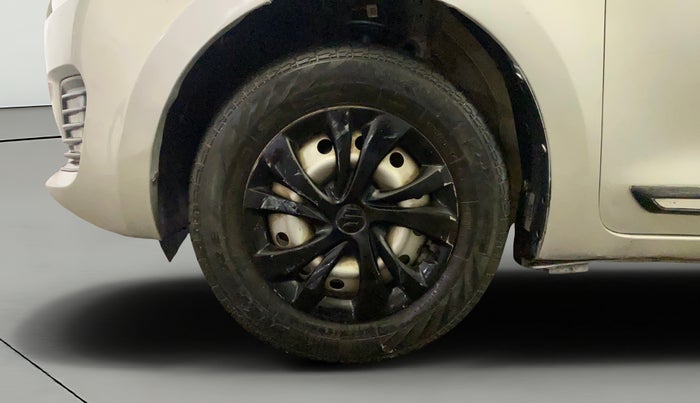 2022 Maruti Swift LXI, CNG, Manual, 92,405 km, Left Front Wheel