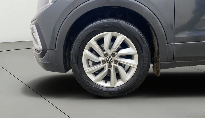 2023 Volkswagen TAIGUN Topline 1.0 TSI MT (Electric Seats), Petrol, Manual, 32,049 km, Left Front Wheel