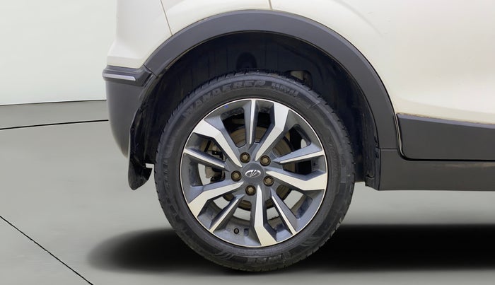 2021 Mahindra XUV300 W8 (O) 1.2 PETROL AMT, Petrol, Automatic, 46,170 km, Right Rear Wheel