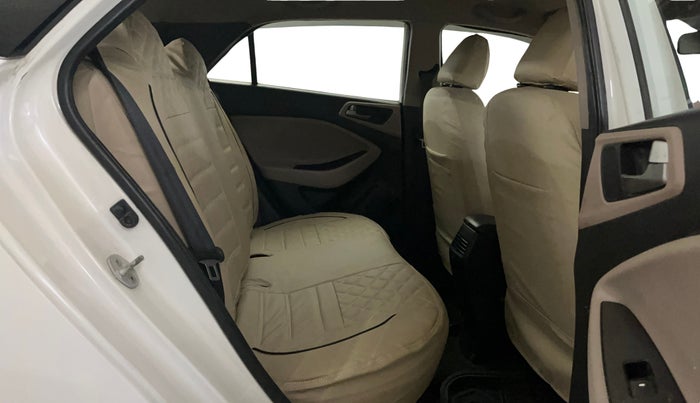 2016 Hyundai Elite i20 MAGNA 1.2, Petrol, Manual, 68,739 km, Right Side Rear Door Cabin