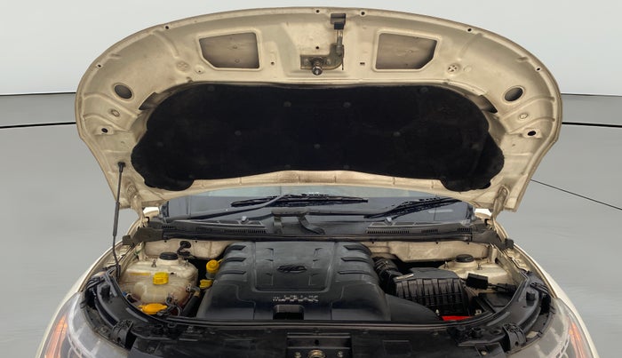 2018 Mahindra XUV500 W9 AT, Diesel, Automatic, 99,055 km, Open Bonet