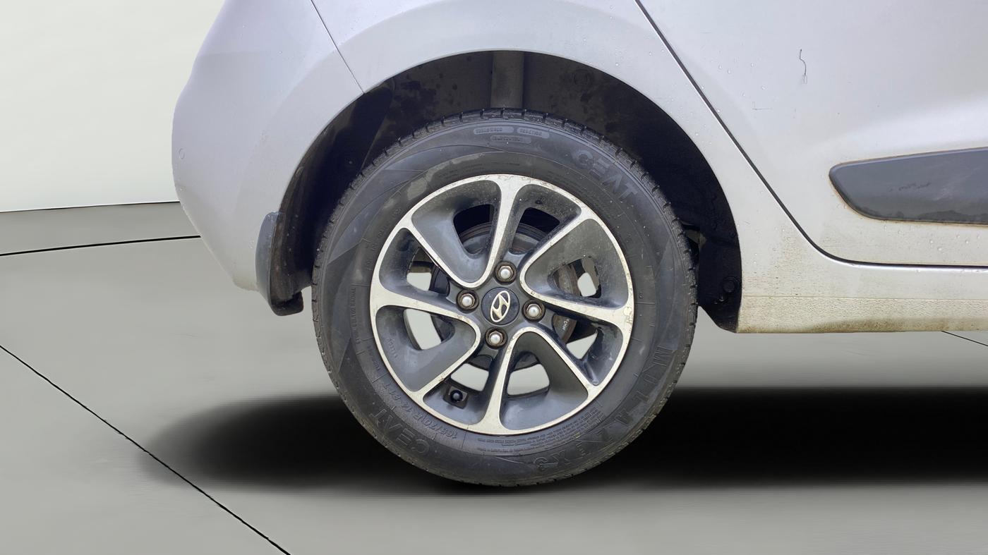 2017 Hyundai Grand i10 SPORTZ (O) AT 1.2 KAPPA VTVT, Petrol, Automatic, 67,117 km, Right Rear Wheel