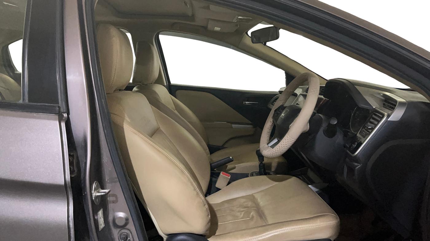 2015 Honda City 1.5L I-VTEC VX (O) MT, Petrol, Manual, 75 km, Right Side Front Door Cabin