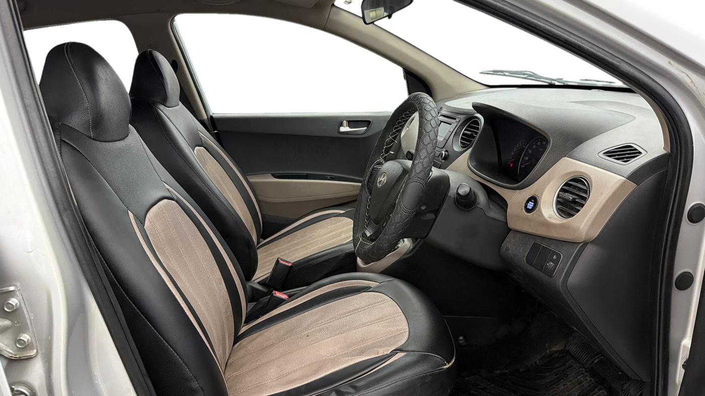 2015 Hyundai Grand i10 ASTA AT 1.2 KAPPA VTVT, Petrol, Automatic, 69,913 km, Right Side Front Door Cabin