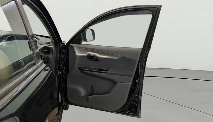 2019 Mahindra KUV 100 NXT K6+ P 6 STR, Petrol, Manual, 44,006 km, RHS Front Door