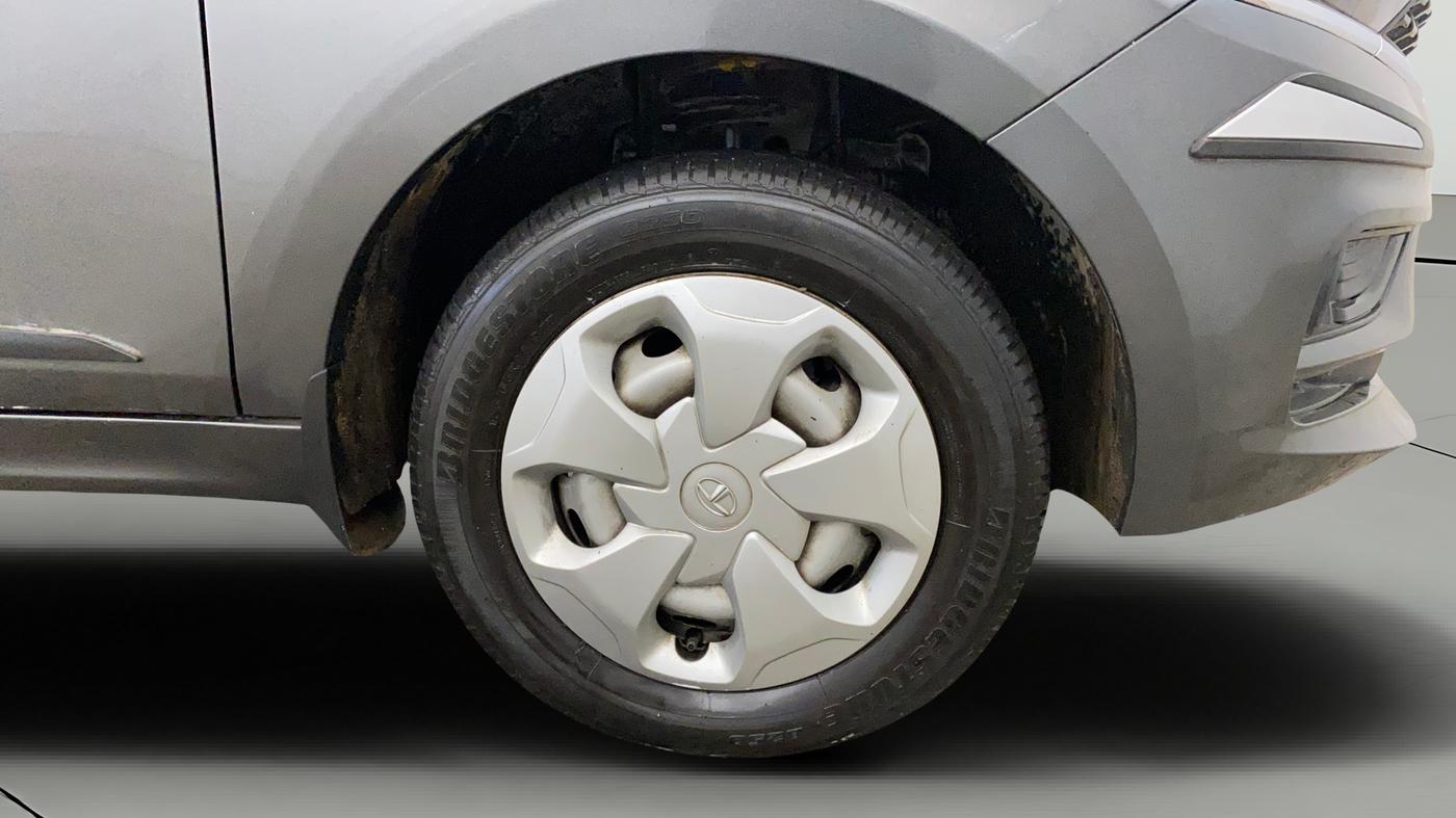 2022 Tata Tiago XM CNG, CNG, Manual, 19,250 km, Right Front Wheel