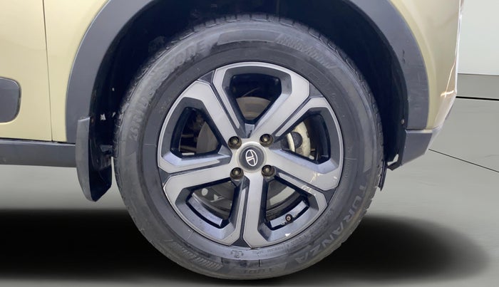 2022 Tata NEXON XZA PLUS (PREMIUM) KAZIRANGA DIESEL, Diesel, Automatic, 33,130 km, Right Front Wheel