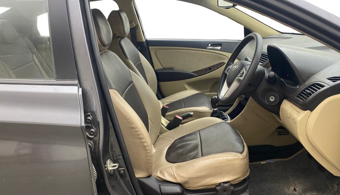 2013 Hyundai Verna FLUIDIC 1.6 VTVT SX, Petrol, Manual, 51,992 km, Right Side Front Door Cabin