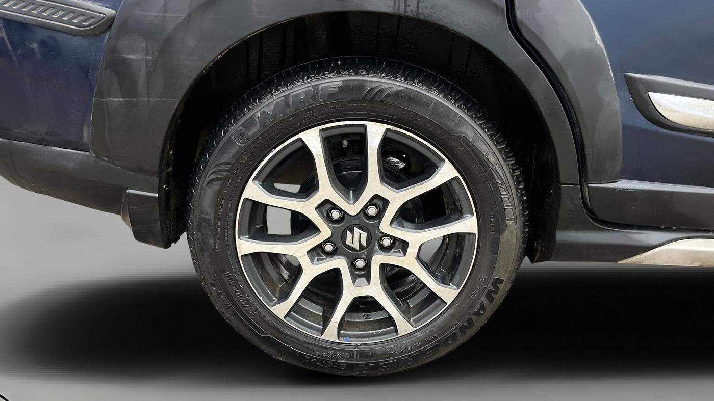 2024 Maruti XL6 ZETA CNG, CNG, Manual, 30,733 km, Right Rear Wheel
