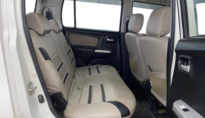 2014 Maruti Wagon R 1.0 VXI, Petrol, Manual, 82,603 km, Right Side Rear Door Cabin