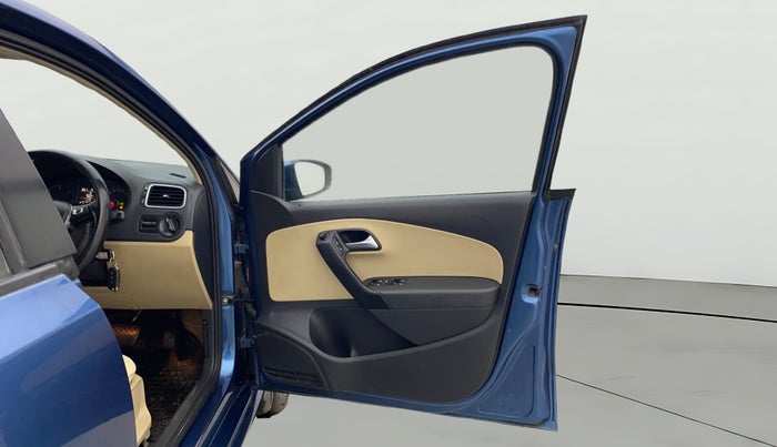 2017 Volkswagen Ameo HIGHLINE PLUS 1.5L AT 16 ALLOY, Diesel, Automatic, 40,829 km, RHS Front Door