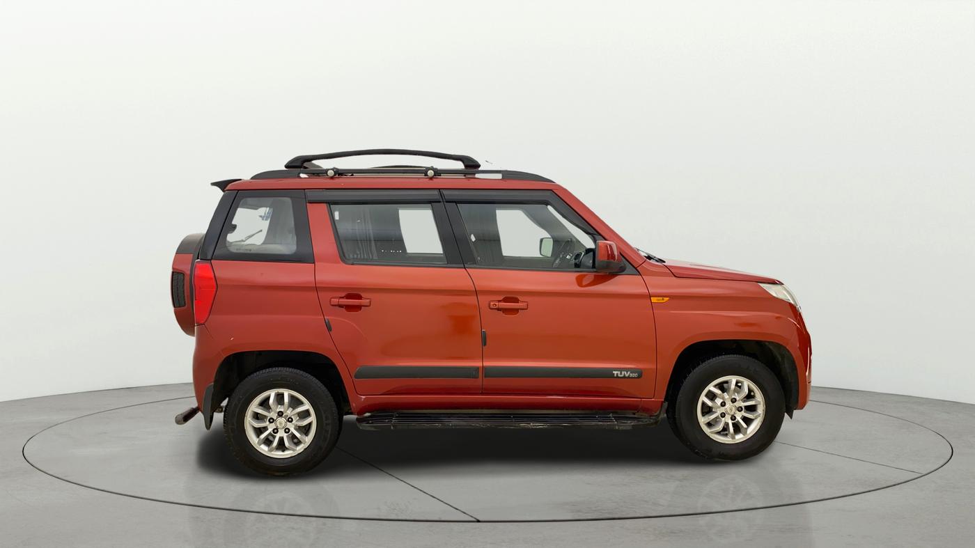 2015 Mahindra TUV300 T8 AMT, Diesel, Automatic, 69,797 km, Right Side View