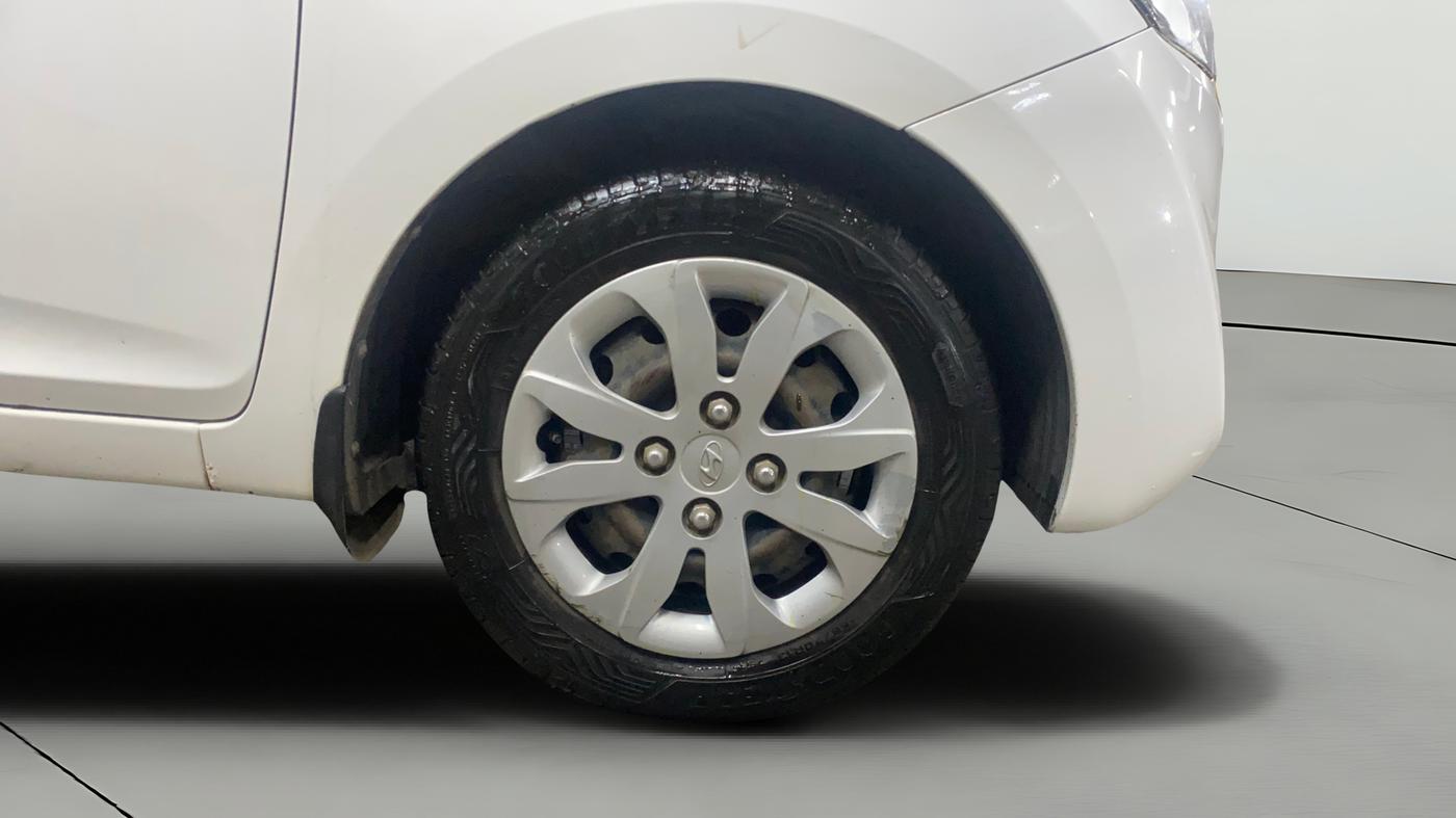 2015 Hyundai Eon MAGNA +, Petrol, Manual, 45,523 km, Right Front Wheel