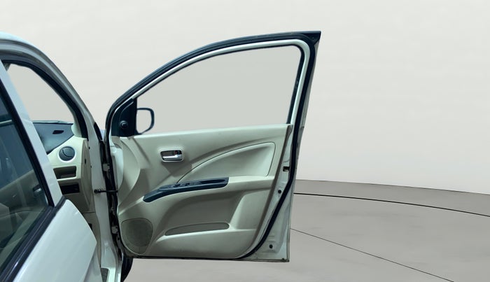 2019 Maruti Celerio VXI, Petrol, Manual, 1,15,752 km, RHS Front Door