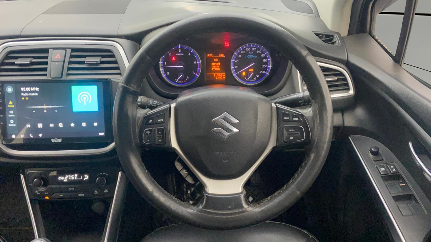 2017 Maruti S Cross ALPHA 1.3, Diesel, Manual, 87,034 km, Steering Wheel Close Up