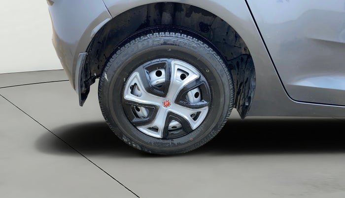 2021 Tata ALTROZ XE PETROL, Petrol, Manual, 40,192 km, Right Rear Wheel