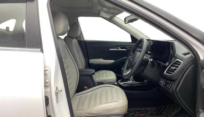 2022 KIA SELTOS HTK PLUS 1.5 DIESEL IMT, Diesel, Manual, 67,688 km, Right Side Front Door Cabin