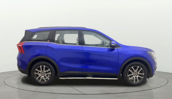 2021 Mahindra XUV700 AX 7 LUXURY P AT 7 STR, Petrol, Automatic, 81,453 km, Right Side View