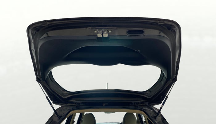 2016 Honda Jazz 1.2L I-VTEC V AT, Petrol, Automatic, 82,456 km, Boot Door Open