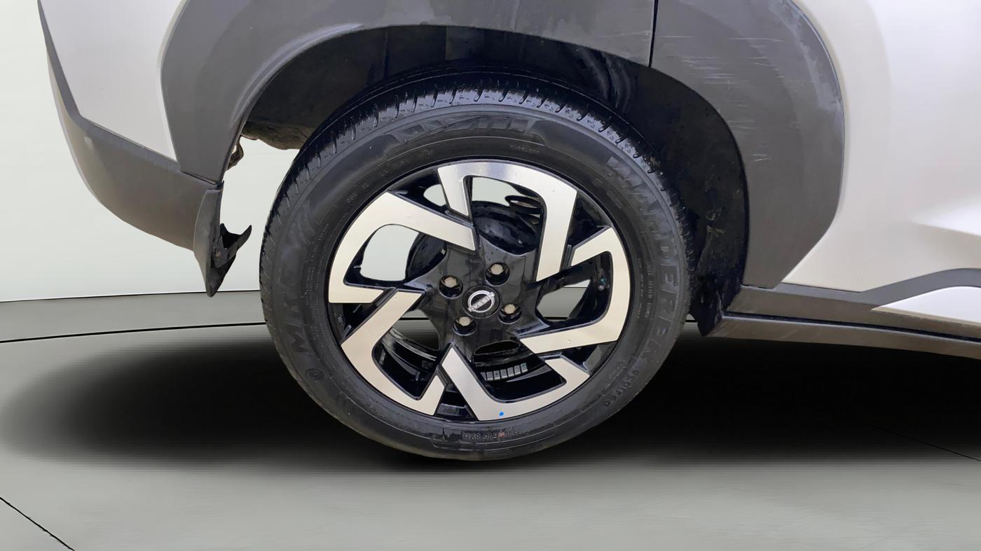 2021 Nissan MAGNITE XV PREMIUM, CNG, Manual, 39,567 km, Right Rear Wheel