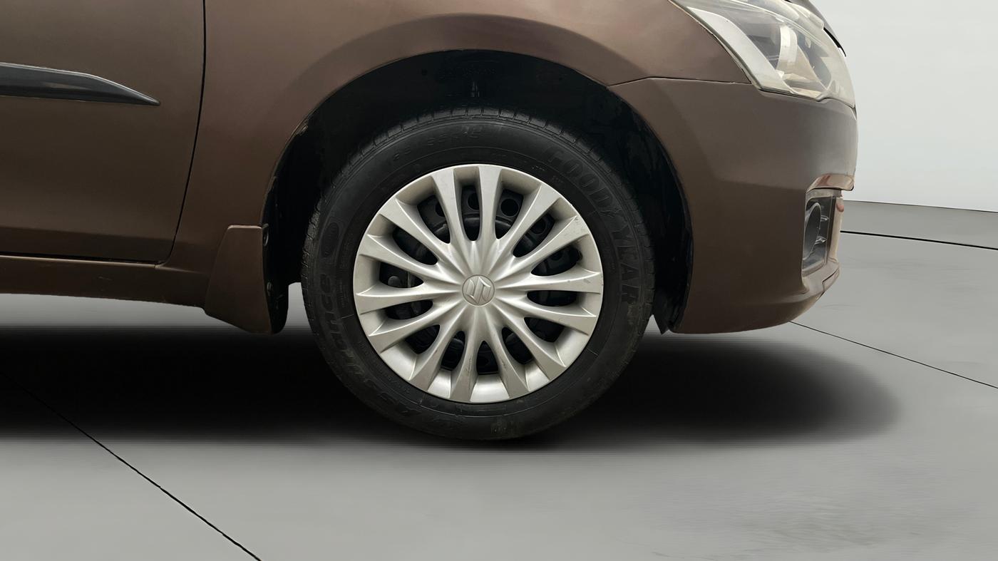2015 Maruti Ciaz VXI+, Petrol, Manual, 30,364 km, Right Front Wheel