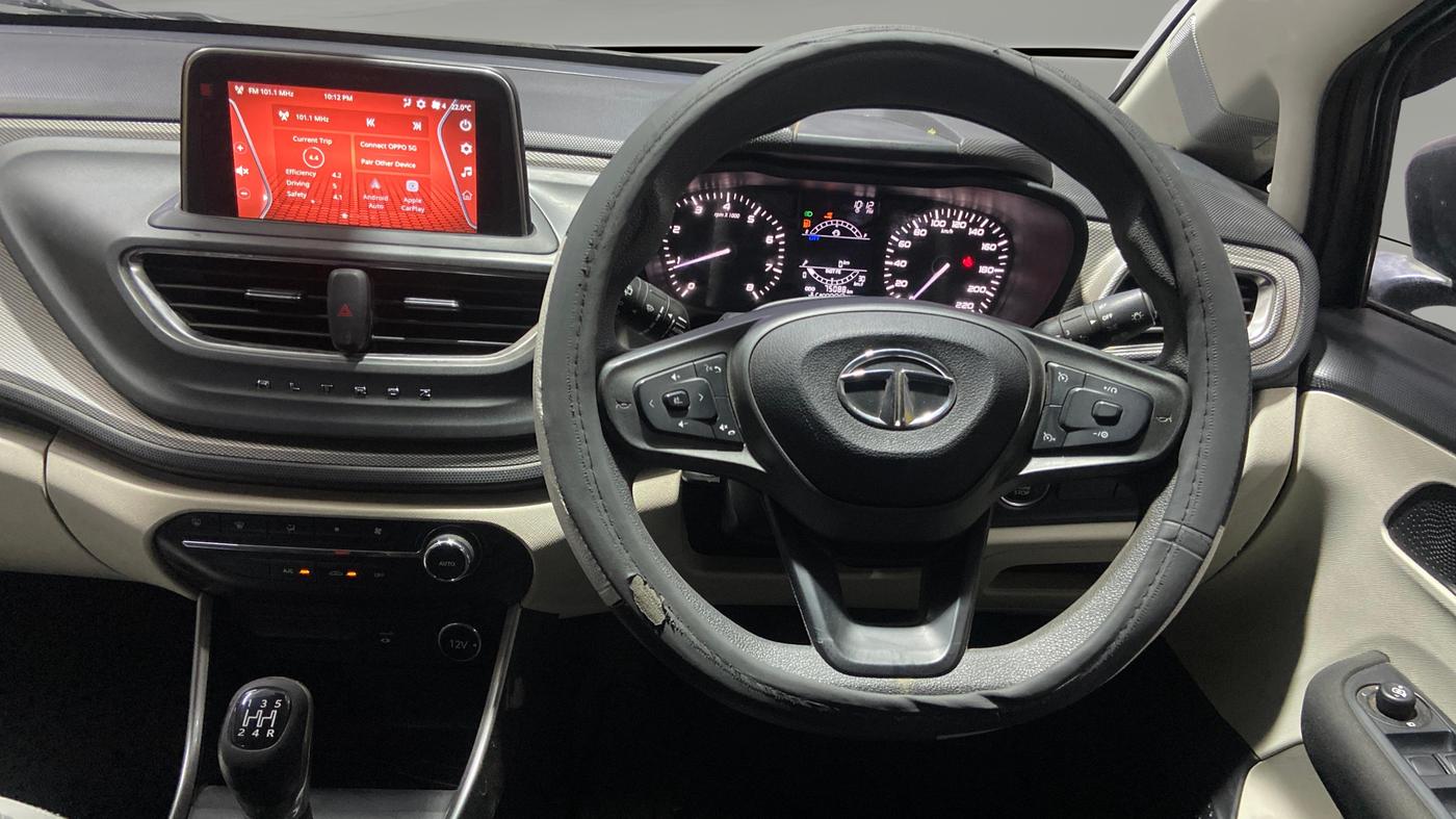 2022 Tata ALTROZ XZ PETROL, Petrol, Manual, 75,069 km, Steering Wheel Close Up