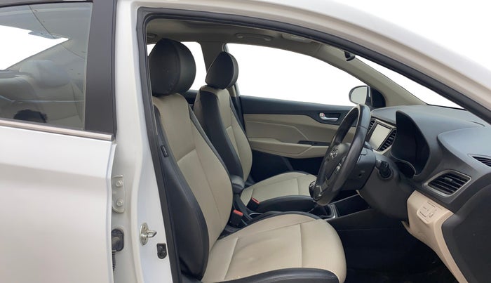 2018 Hyundai Verna 1.6 VTVT SX O, Petrol, Manual, 55,654 km, Right Side Front Door Cabin