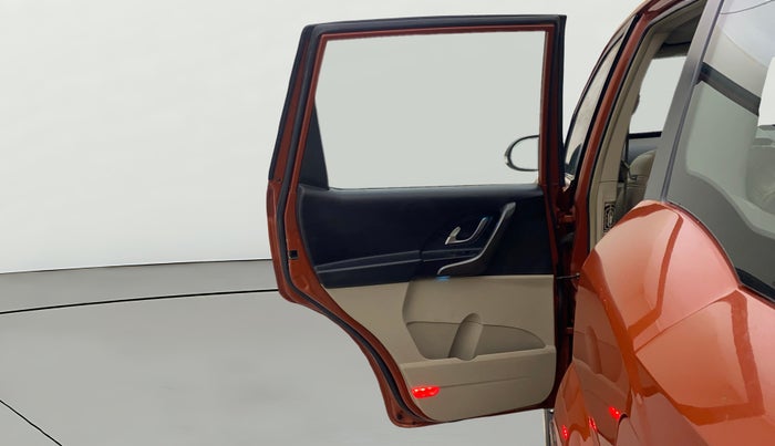 2017 Mahindra XUV500 W10, Diesel, Manual, 99,576 km, LHS Rear Door