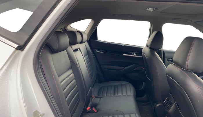 2022 KIA SELTOS GTX PLUS 1.4 PETROL DCT DUAL TONE, Petrol, Automatic, 25,869 km, Right Side Rear Door Cabin