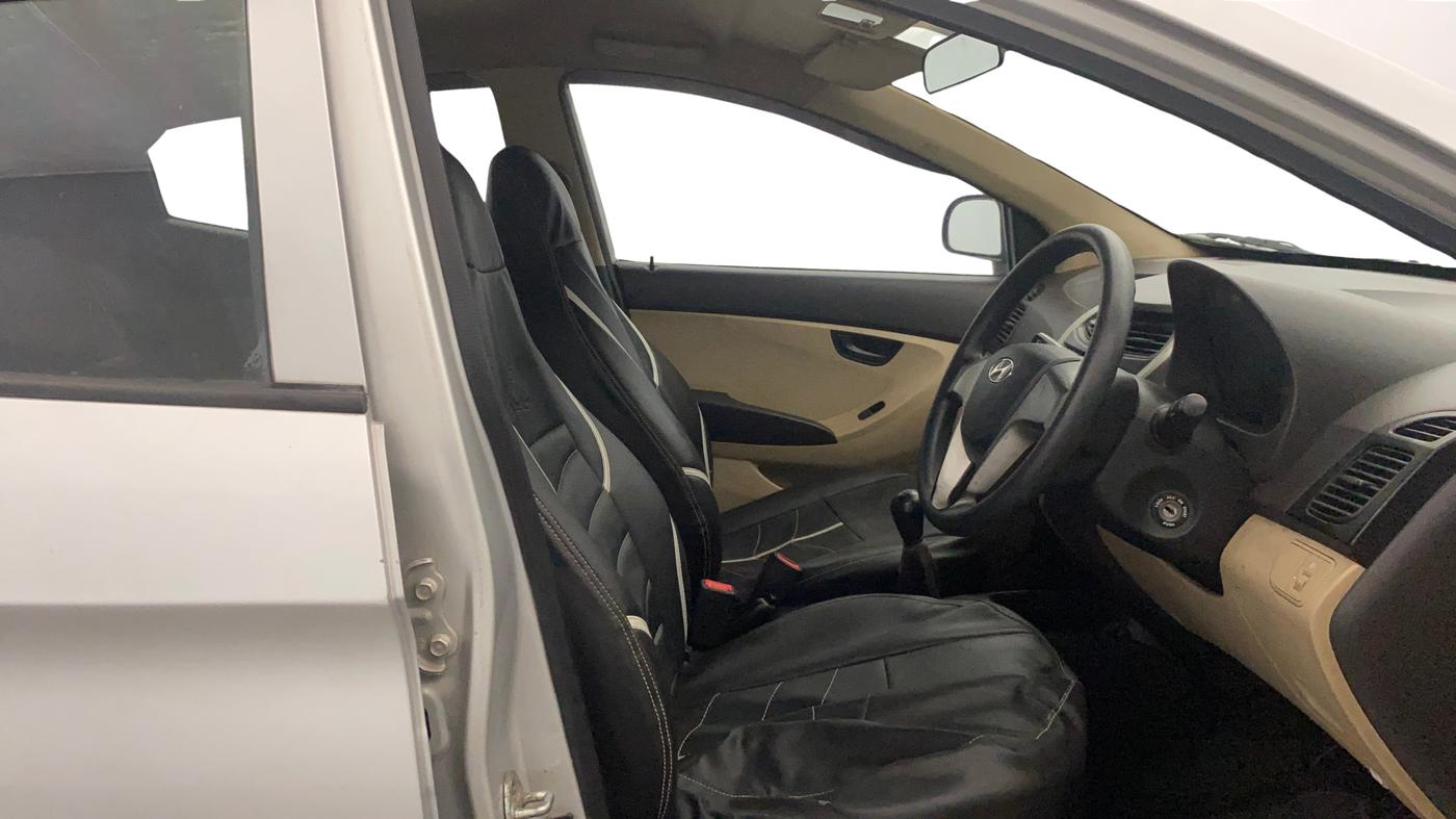 2017 Hyundai Eon ERA PLUS (O), Petrol, Manual, 67,454 km, Right Side Front Door Cabin